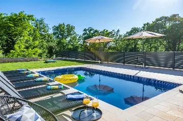 3-Bedroom Villa with Private Pool in Vinež