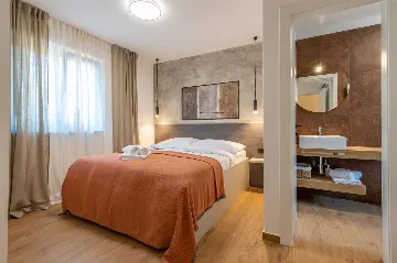 Modern 4-Bedroom Villa in Pićan with Private Garden