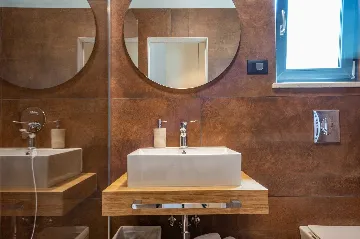 Modern 4-Bedroom Villa in Pićan with Private Garden