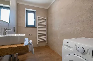 Modern 4-Bedroom Villa in Pićan with Private Garden