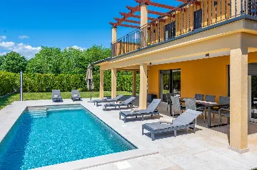 4-Bedroom Villa with Private Pool in Nedešćina