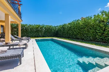 4-Bedroom Villa with Private Pool in Nedešćina