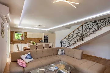 4-Bedroom Villa with Private Pool in Nedešćina