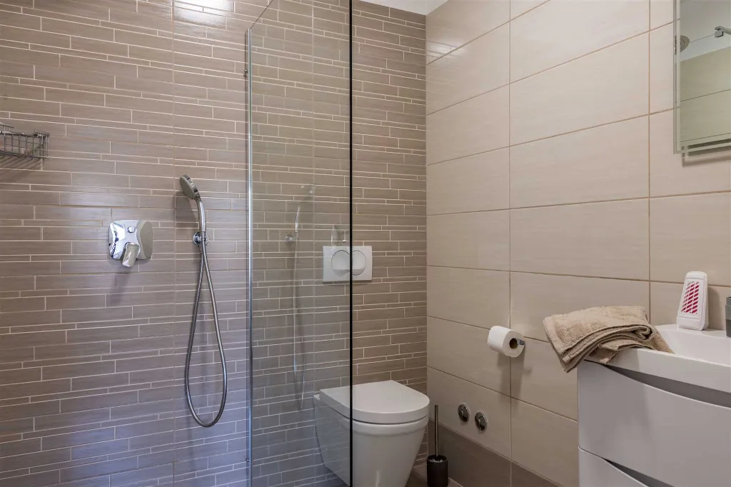 4-Bedroom Villa with Private Pool in Nedešćina