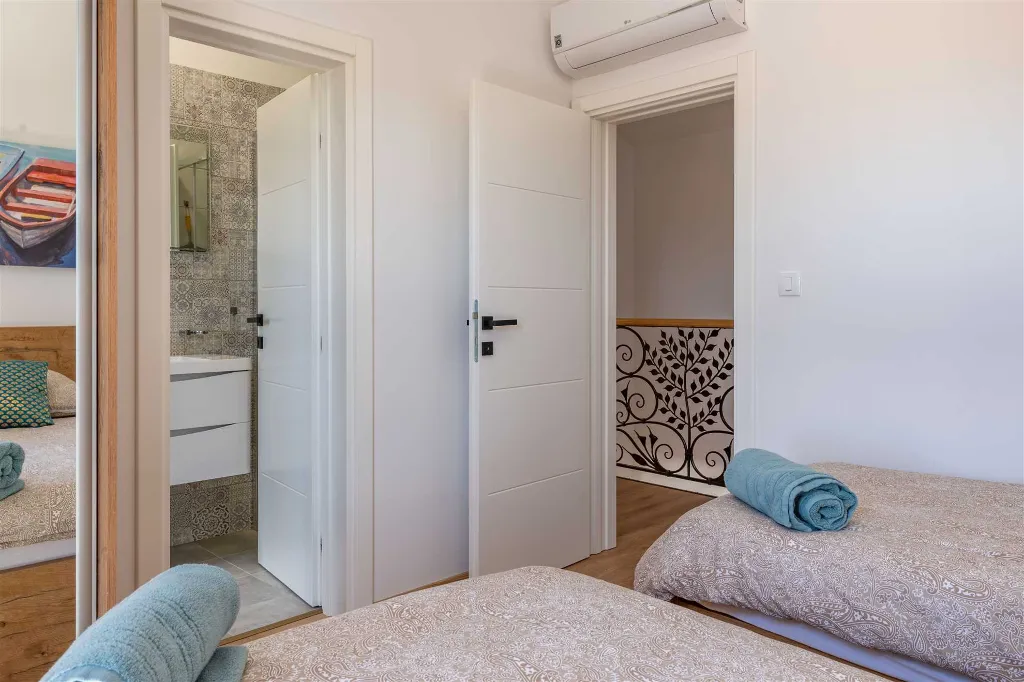 4-Bedroom Villa with Private Pool in Nedešćina