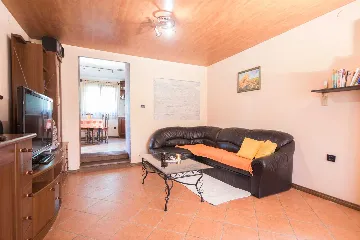 2-Bedroom Villa with Private Pool in Raša