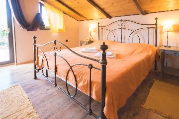 2-Bedroom Villa with Private Pool in Raša