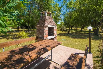 2-Bedroom Villa with Private Pool in Raša