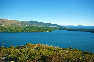 2-Bedroom Villa with Private Pool in Raša