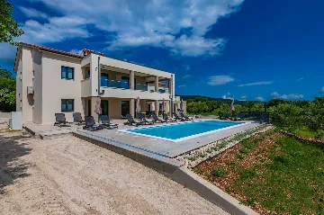 Raša Villa with Private Pool for Up to 18 Guests