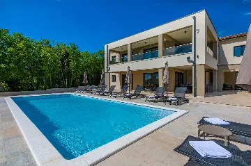 Raša Villa with Private Pool for Up to 18 Guests