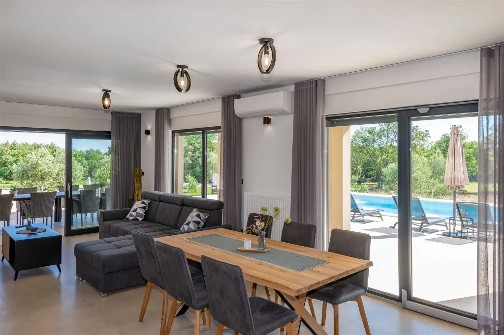 Raša Villa with Private Pool for Up to 18 Guests