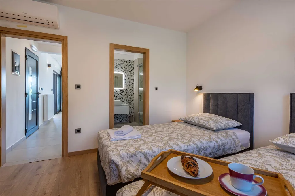 Raša Villa with Private Pool for Up to 18 Guests