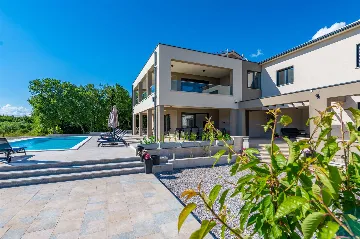 Raša Villa with Private Pool for Up to 18 Guests