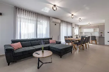 Raša Villa with Private Pool for Up to 18 Guests