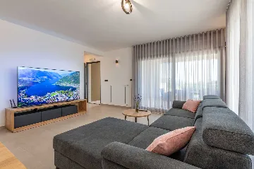 Raša Villa with Private Pool for Up to 18 Guests