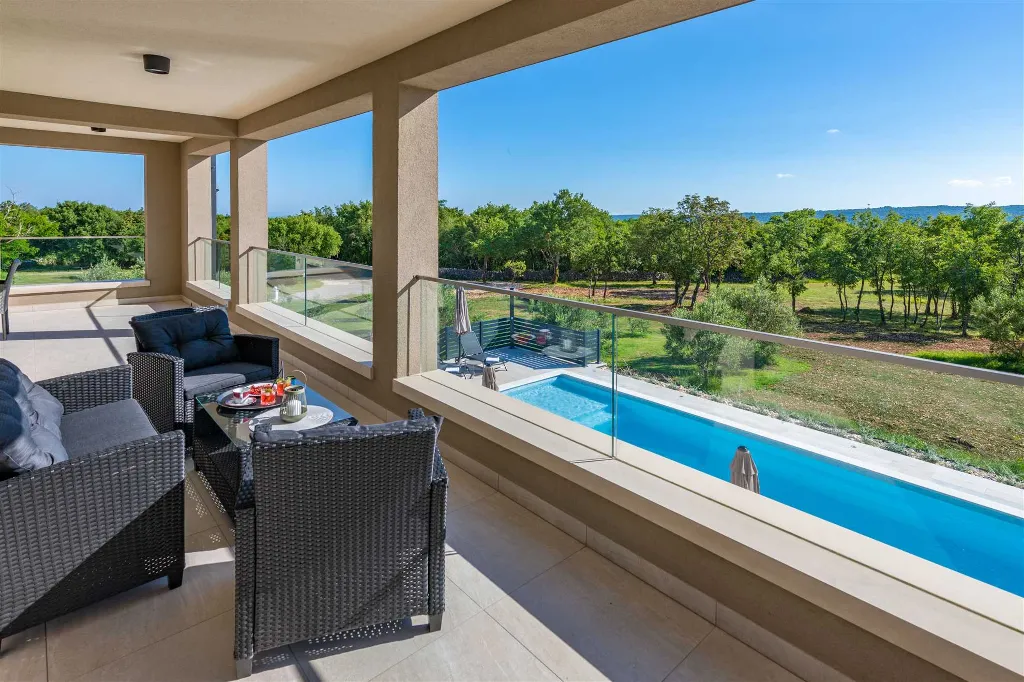 Raša Villa with Private Pool for Up to 18 Guests