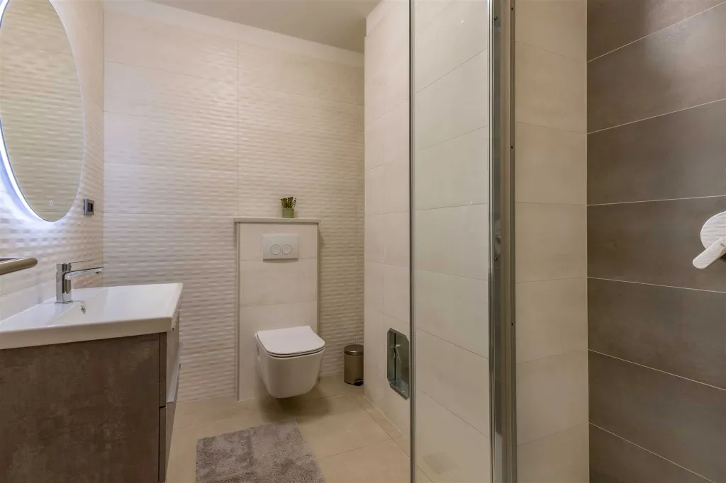 Raša Villa with Private Pool for Up to 18 Guests