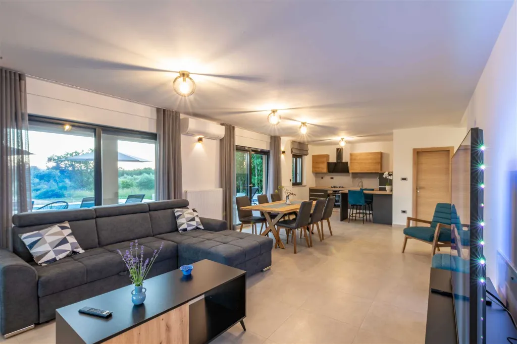 Raša Villa with Private Pool for Up to 18 Guests