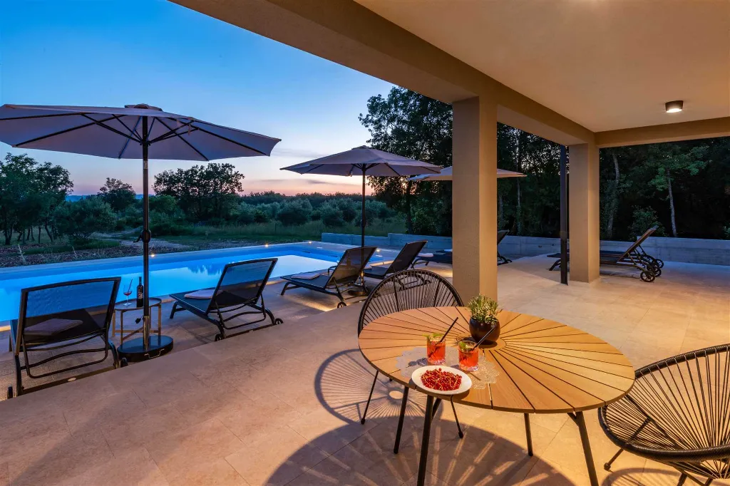 Raša Villa with Private Pool for Up to 18 Guests
