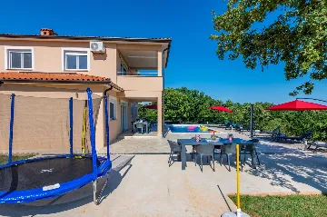 Apartment for 9 in Labin with Pool & Garden