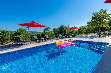 Apartment for 9 in Labin with Pool & Garden