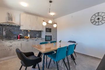 Apartment for 9 in Labin with Pool & Garden