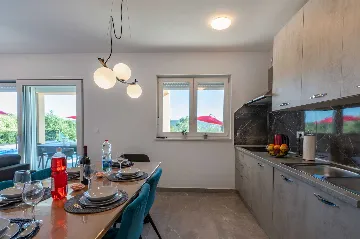 Apartment for 9 in Labin with Pool & Garden