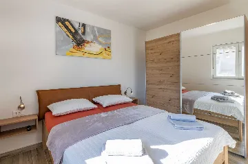 Apartment for 9 in Labin with Pool & Garden