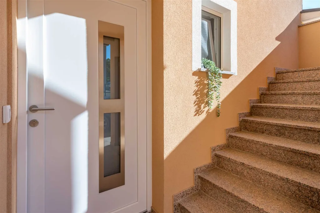 Apartment for 9 in Labin with Pool & Garden