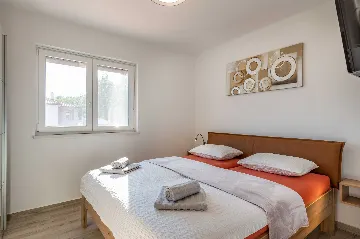 Apartment for 9 in Labin with Pool & Garden