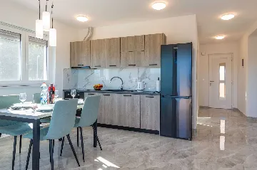 Apartment for 9 in Labin with Pool & Garden