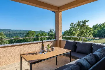 Apartment for 9 in Labin with Pool & Garden