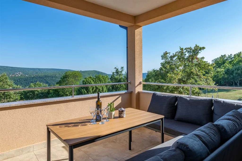 Apartment for 9 in Labin with Pool & Garden