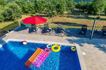 Apartment for 9 in Labin with Pool & Garden