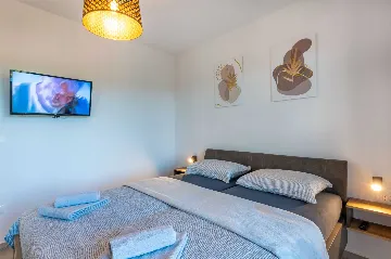 Apartment for 9 in Labin with Pool & Garden