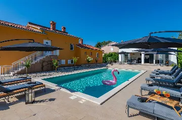 4-Bedroom Villa with Private Heated Pool in Nedešćina