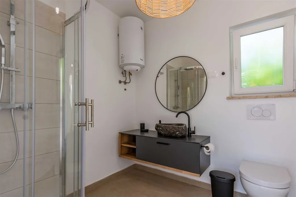 4-Bedroom Villa with Private Heated Pool in Nedešćina