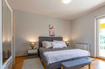 4-Bedroom Villa with Private Heated Pool in Nedešćina