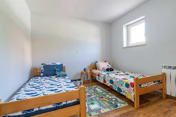 4-Bedroom Villa with Private Heated Pool in Nedešćina