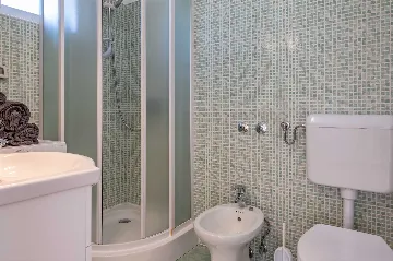 4-Bedroom Villa with Private Heated Pool in Nedešćina