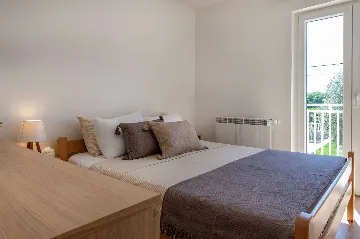 4-Bedroom Villa with Private Heated Pool in Nedešćina