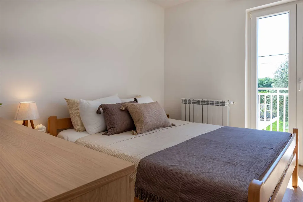 4-Bedroom Villa with Private Heated Pool in Nedešćina
