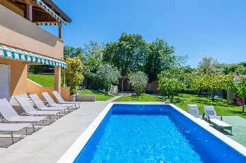 3-Bedroom Villa in Kršan for Up to 7 Guests