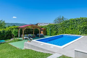 3-Bedroom Villa in Kršan for Up to 7 Guests