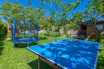 3-Bedroom Villa in Kršan for Up to 7 Guests