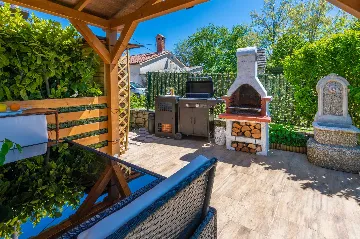 3-Bedroom Villa in Kršan for Up to 7 Guests