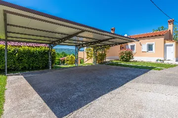 3-Bedroom Villa in Kršan for Up to 7 Guests