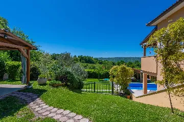 3-Bedroom Villa in Kršan for Up to 7 Guests