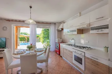 3-Bedroom Villa in Kršan for Up to 7 Guests